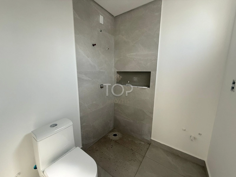 PRONTO PARA MORAR EM MEIA PRAIA: 30ª foto da galeria de imagens do imóvel