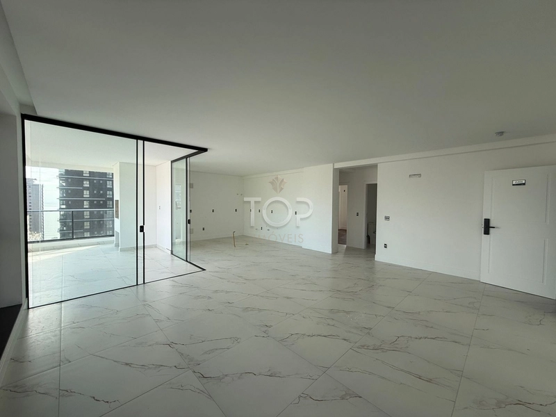 PRONTO PARA MORAR EM MEIA PRAIA: 35ª foto da galeria de imagens do imóvel