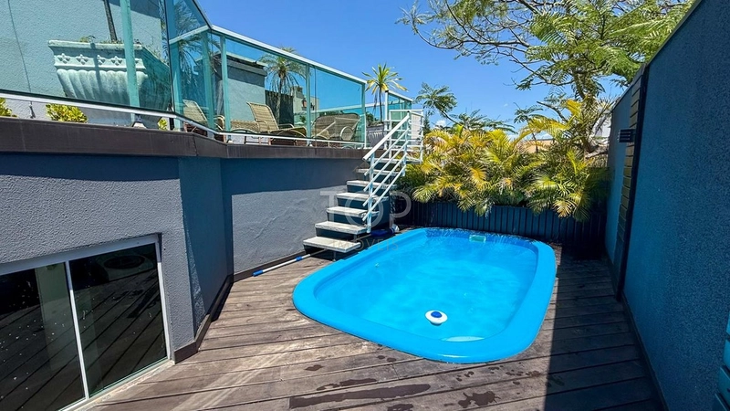 COBERTURA DUPLEX COM PISCINA EM BOMBINHAS: 1ª foto da galeria de imagens do imóvel