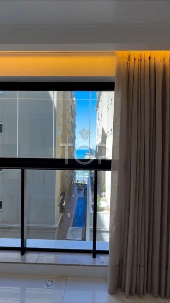 APARTAMENTO PRONTO MOBILIADO QUADRA MAR EM ITAPEMA MEIA PRAIA: 2ª foto da galeria de imagens do imóvel