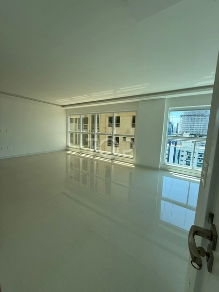 VISTA MAR PRONTO PARA MORAR EM MEIA PRAIA: 3ª foto da galeria de imagens do imóvel