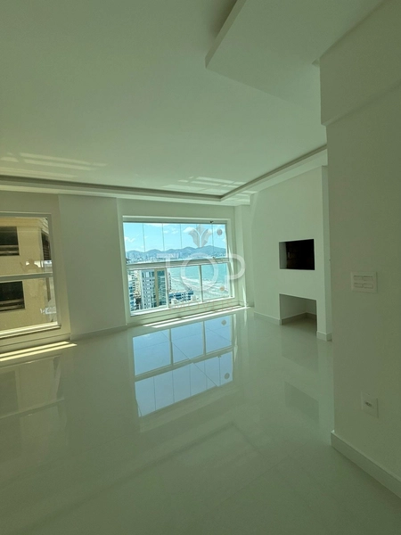 VISTA MAR PRONTO PARA MORAR EM MEIA PRAIA: 2ª foto da galeria de imagens do imóvel