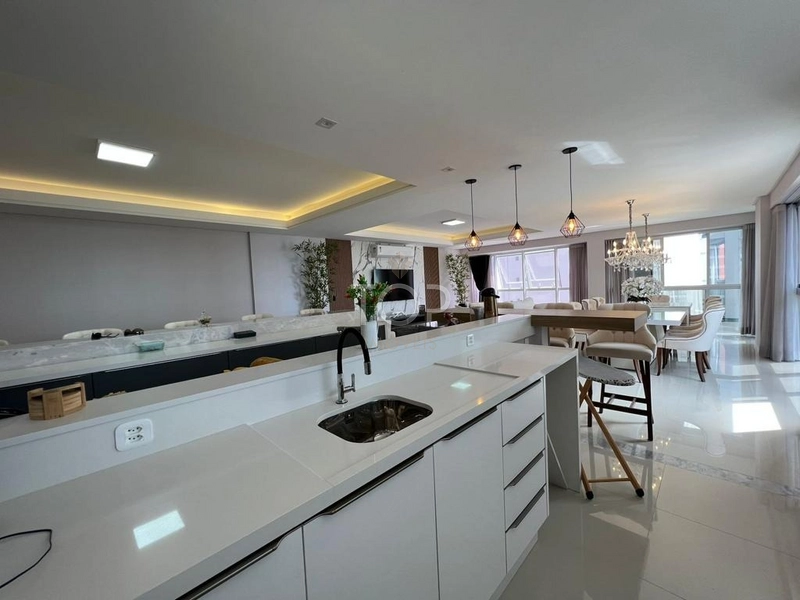 RARIDADE NA BEIRA-MAR DE ITAPEMA: 2ª foto da galeria de imagens do imóvel