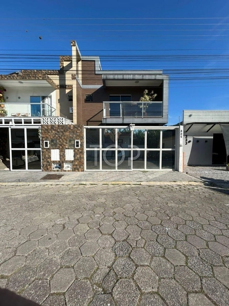 LINDA CASA COM SACADA NA SUÍTE EM ITAPEMA: 15ª foto da galeria de imagens do imóvel