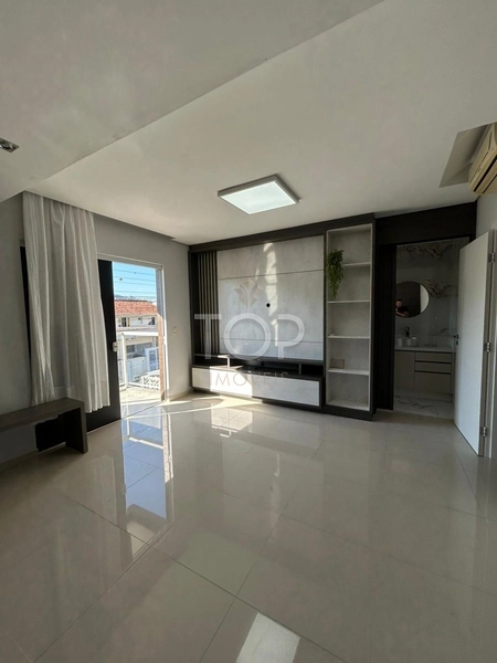 LINDA CASA COM SACADA NA SUÍTE EM ITAPEMA: 2ª foto da galeria de imagens do imóvel