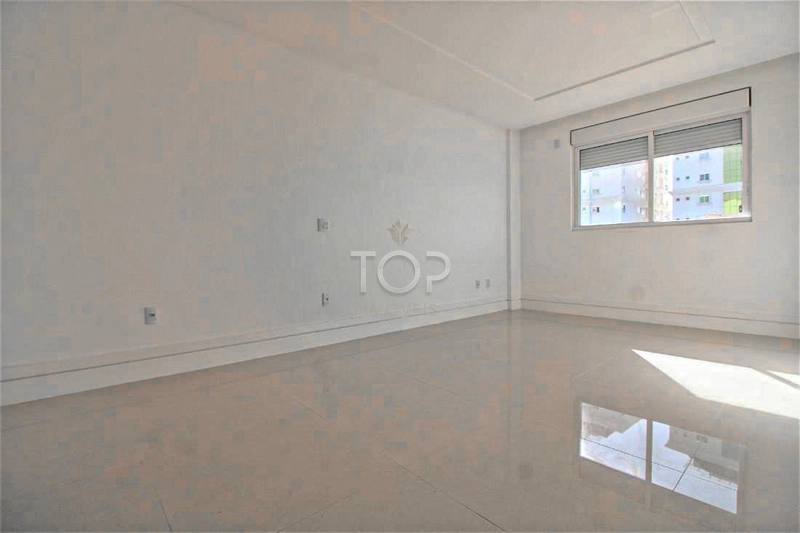 Frente mar com lazer completo na Meia Praia: 5ª foto da galeria de imagens do imóvel