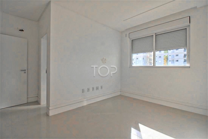 Frente mar com lazer completo na Meia Praia: 6ª foto da galeria de imagens do imóvel