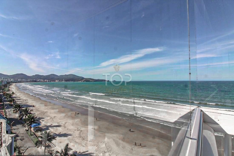 Frente mar com lazer completo na Meia Praia: 2ª foto da galeria de imagens do imóvel