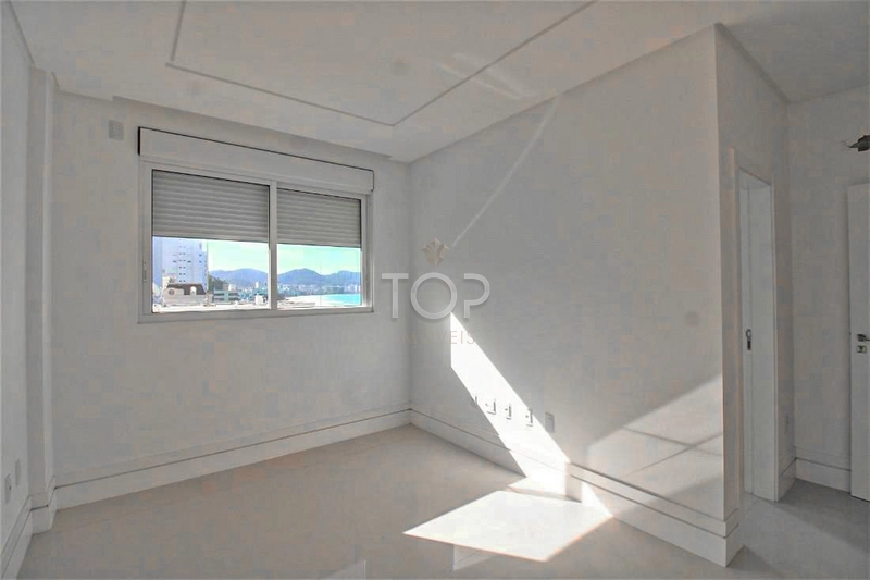 Frente mar com lazer completo na Meia Praia: 9ª foto da galeria de imagens do imóvel