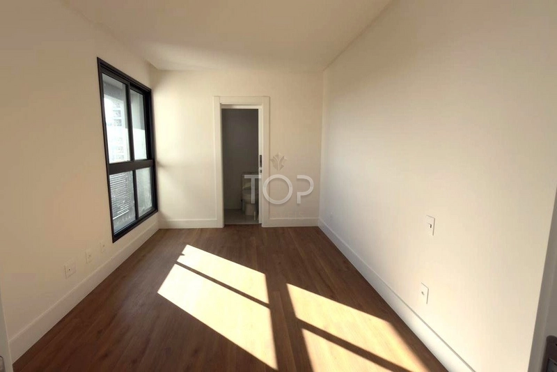 PRONTO PARA MORAR EM MEIA PRAIA: 47ª foto da galeria de imagens do imóvel