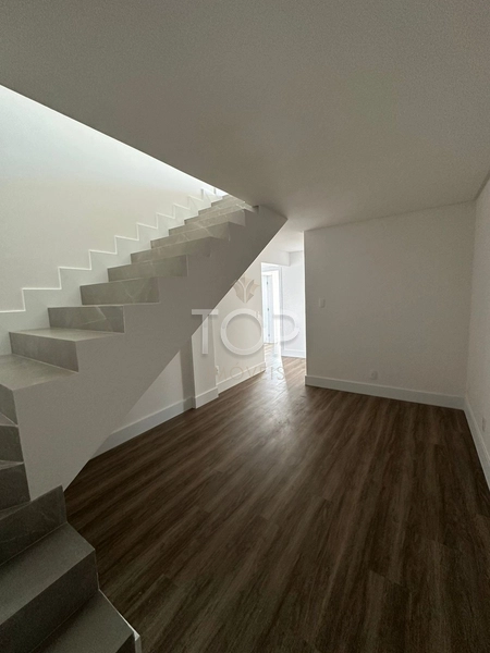 DUPLEX PRONTO PARA MORAR EM MEIA PRAIA: 2ª foto da galeria de imagens do imóvel