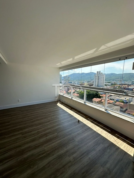 DUPLEX PRONTO PARA MORAR EM MEIA PRAIA: 28ª foto da galeria de imagens do imóvel