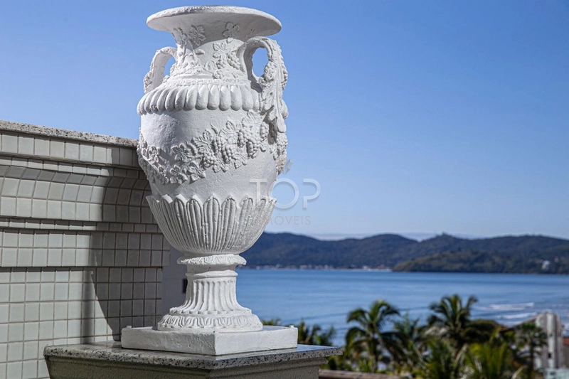 FINAMENTE MOBILIADO NA QUADRA DO MAR EM MEIA PRAIA: 38ª foto da galeria de imagens do imóvel