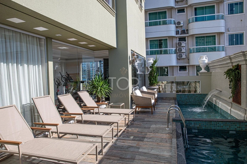 FINAMENTE MOBILIADO NA QUADRA DO MAR EM MEIA PRAIA: 37ª foto da galeria de imagens do imóvel