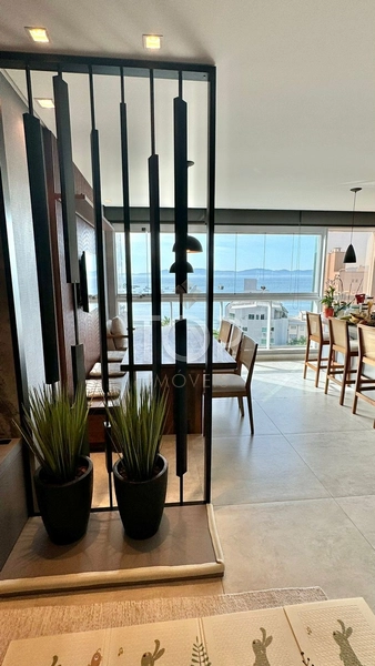 FRENTE MAR FINAMENTE MOBILIADO EM ITAPEMA: 2ª foto da galeria de imagens do imóvel