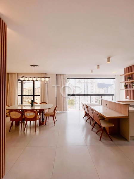 QUADRA MAR MOBILIADO EM MEIA PRAIA: 2ª foto da galeria de imagens do imóvel