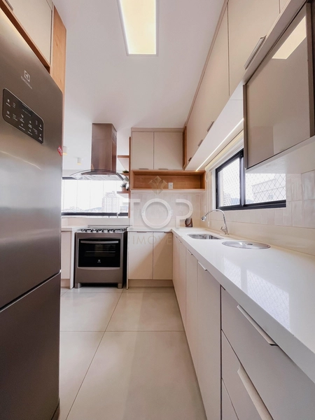 QUADRA MAR MOBILIADO EM MEIA PRAIA: 6ª foto da galeria de imagens do imóvel