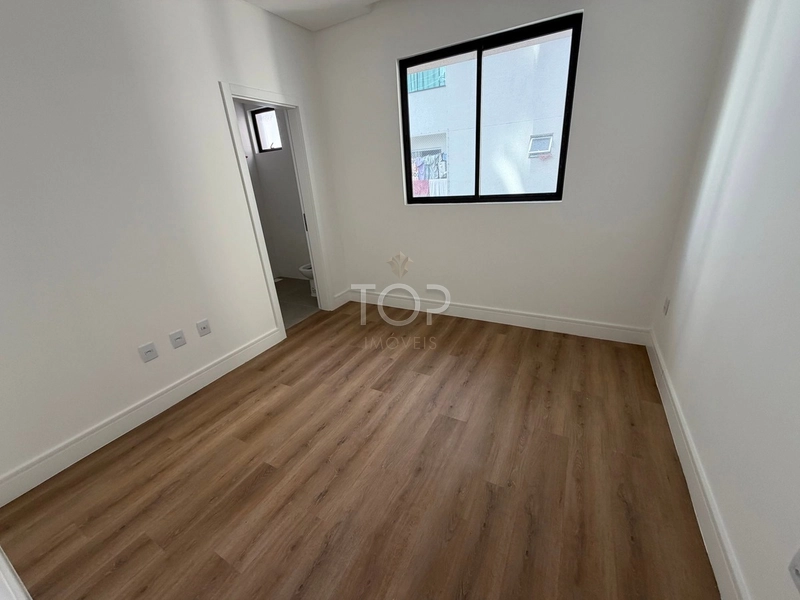 PRONTO PARA MORAR EM MEIA PRAIA: 30ª foto da galeria de imagens do imóvel