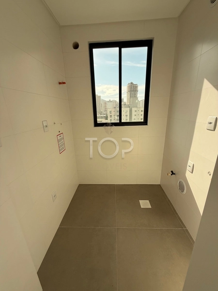 PRONTO PARA MORAR EM MEIA PRAIA: 24ª foto da galeria de imagens do imóvel