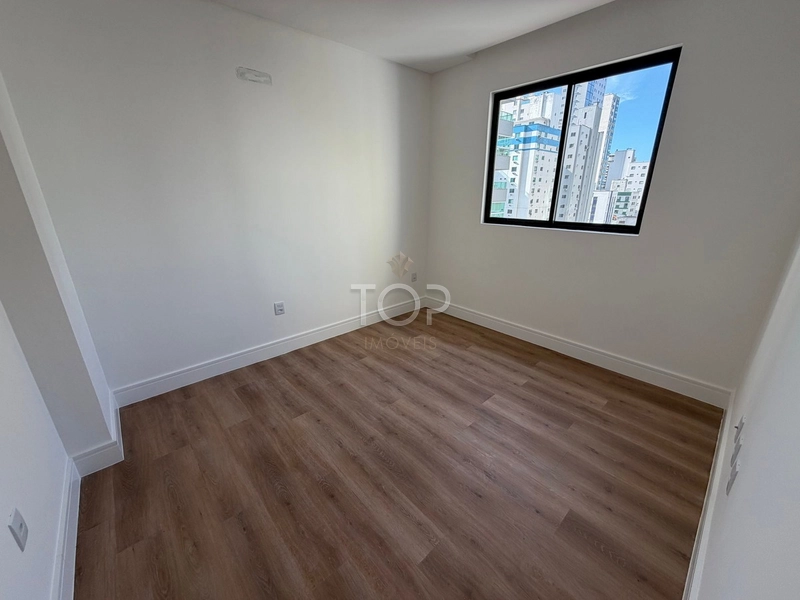 PRONTO PARA MORAR EM MEIA PRAIA: 25ª foto da galeria de imagens do imóvel