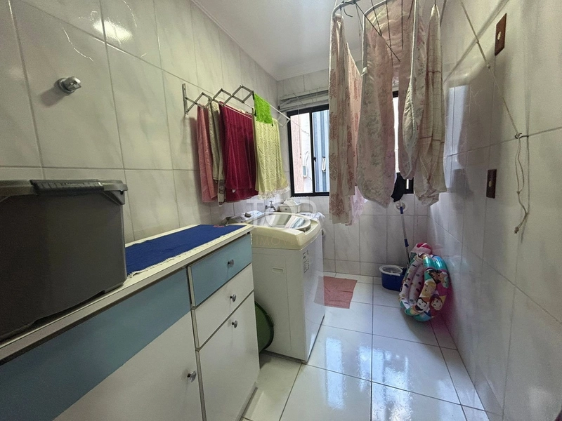 MOBILIADA EM MEIA PRAIA: 7ª foto da galeria de imagens do imóvel