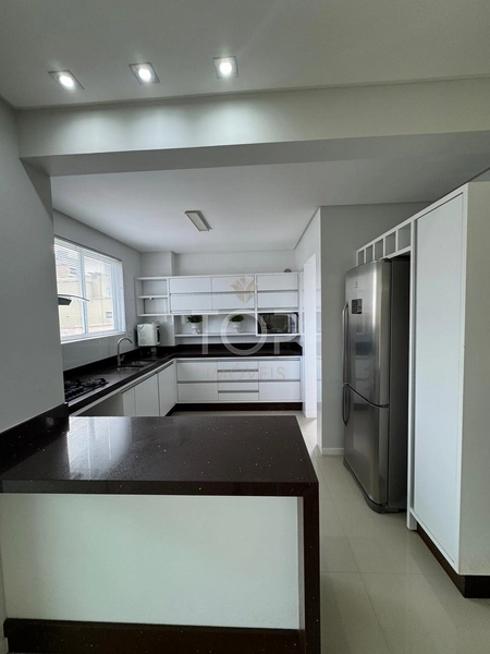 DUPLEX MOBILIADO EM MEIA PRAIA: 10ª foto da galeria de imagens do imóvel