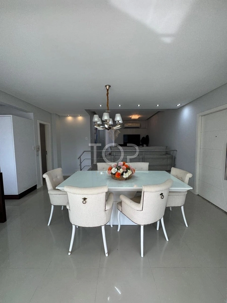 DUPLEX MOBILIADO EM MEIA PRAIA: 3ª foto da galeria de imagens do imóvel
