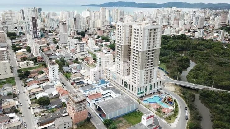 FINAMENTE MOBILIADO EM MEIA PRAIA: 44ª foto da galeria de imagens do imóvel