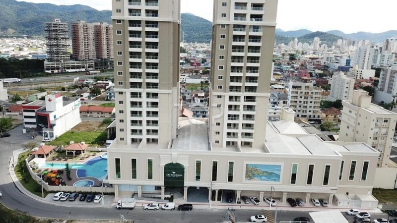 FINAMENTE MOBILIADO EM MEIA PRAIA: 27ª foto da galeria de imagens do imóvel