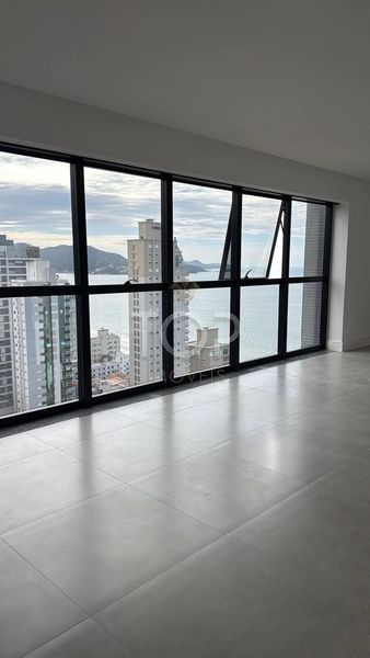 APARTAMENTO  4 SUÍTES EM MEIA PRAIA: 7ª foto da galeria de imagens do imóvel