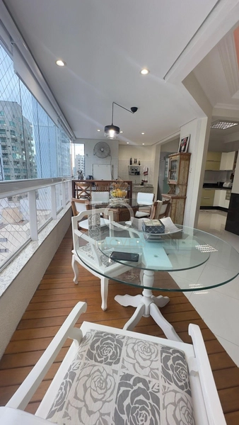 APARTAMENTO 3 SUITES EM MEIA PRAIA: 2ª foto da galeria de imagens do imóvel