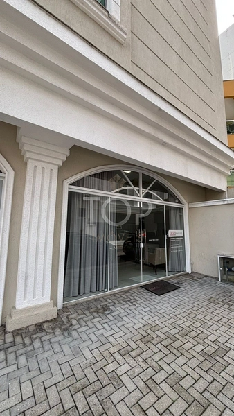 SALA COMERCIAL MOBILIADA EM MEIA PRAIA: 2ª foto da galeria de imagens do imóvel