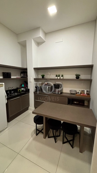 SALA COMERCIAL MOBILIADA EM MEIA PRAIA: 6ª foto da galeria de imagens do imóvel