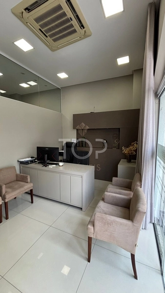 SALA COMERCIAL MOBILIADA EM MEIA PRAIA: 1ª foto da galeria de imagens do imóvel