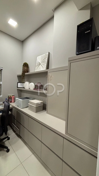 SALA COMERCIAL MOBILIADA EM MEIA PRAIA: 10ª foto da galeria de imagens do imóvel