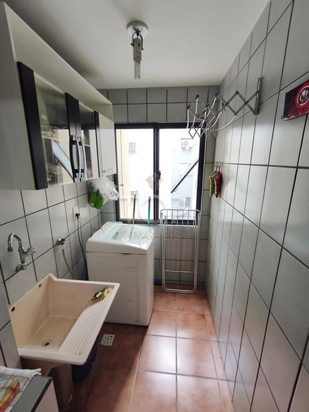 Apartamento mobiliado à 150 metros do mar em Meia Praia: 13ª foto da galeria de imagens do imóvel