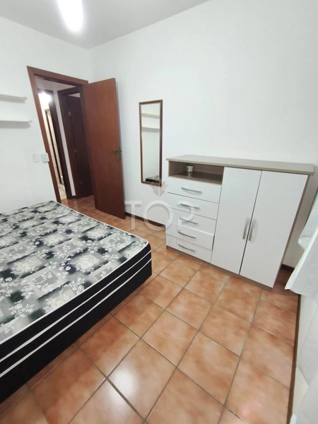Apartamento mobiliado à 150 metros do mar em Meia Praia: 7ª foto da galeria de imagens do imóvel