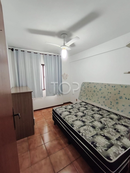 Apartamento mobiliado à 150 metros do mar em Meia Praia: 8ª foto da galeria de imagens do imóvel