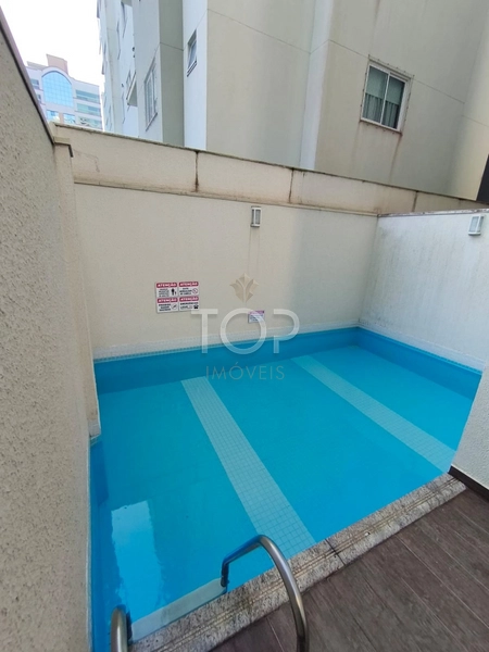 Apartamento mobiliado e com vista mar em Meia Praia: 4ª foto da galeria de imagens do imóvel