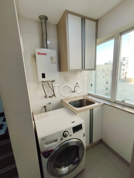 Apartamento mobiliado e com vista mar em Meia Praia: 7ª foto da galeria de imagens do imóvel