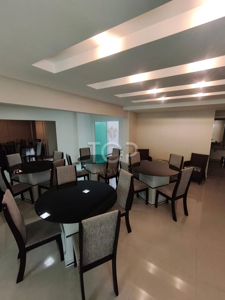 Apartamento mobiliado e com vista mar em Meia Praia: 5ª foto da galeria de imagens do imóvel