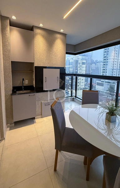 APARTAMENTO MOBILIADO EM MEIA PRAIA: 1ª foto da galeria de imagens do imóvel