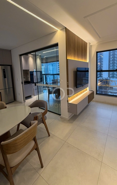 APARTAMENTO MOBILIADO EM MEIA PRAIA: 2ª foto da galeria de imagens do imóvel