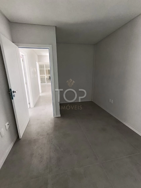 1 Apartamento por andar na quadra mar em Meia Praia: 4ª foto da galeria de imagens do imóvel
