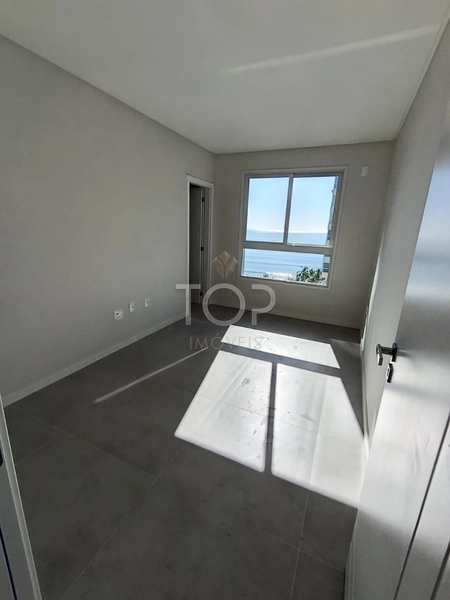 1 Apartamento por andar na quadra mar em Meia Praia: 10ª foto da galeria de imagens do imóvel