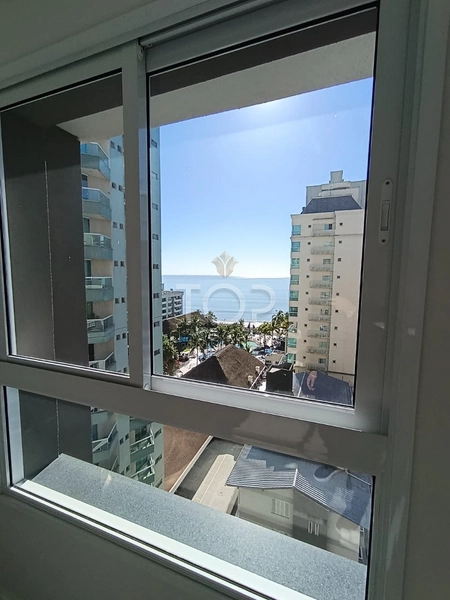 1 Apartamento por andar na quadra mar em Meia Praia: 1ª foto da galeria de imagens do imóvel