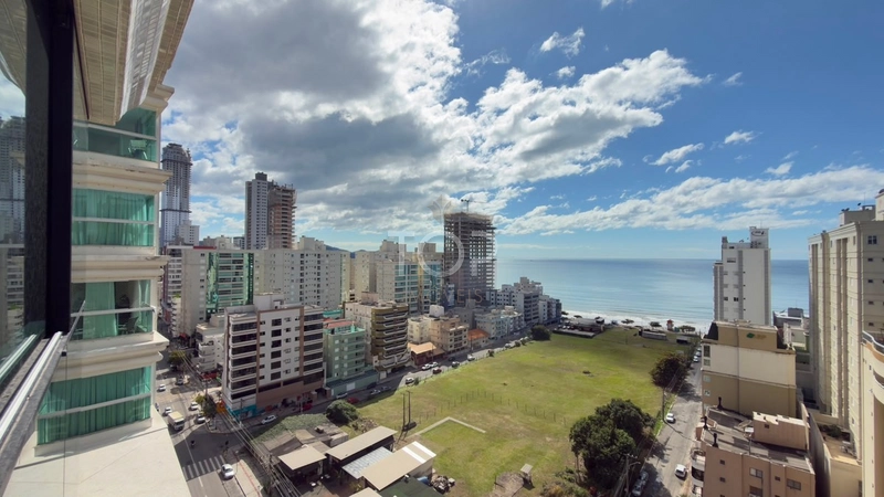 APARTAMENTO ALTO PADRÃO COM VISTA PARA O MAR EM MEIA PRAIA: 7ª foto da galeria de imagens do imóvel