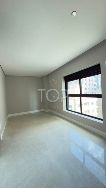 APARTAMENTO ALTO PADRÃO COM VISTA PARA O MAR EM MEIA PRAIA: 18ª foto da galeria de imagens do imóvel