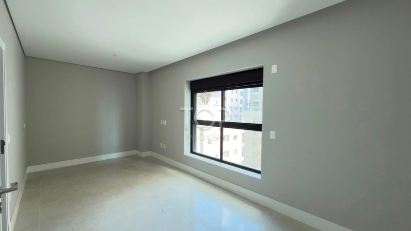 APARTAMENTO ALTO PADRÃO COM VISTA PARA O MAR EM MEIA PRAIA: 14ª foto da galeria de imagens do imóvel