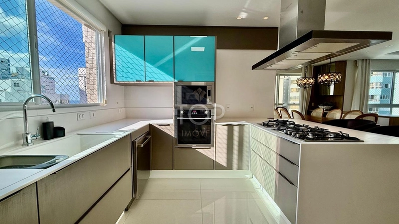 4 dormitórios, mobiliado a 150 metros do mar em Balneário Camboriú: 4ª foto da galeria de imagens do imóvel